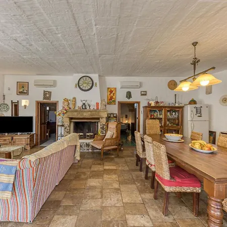 Virginia Villa Salve