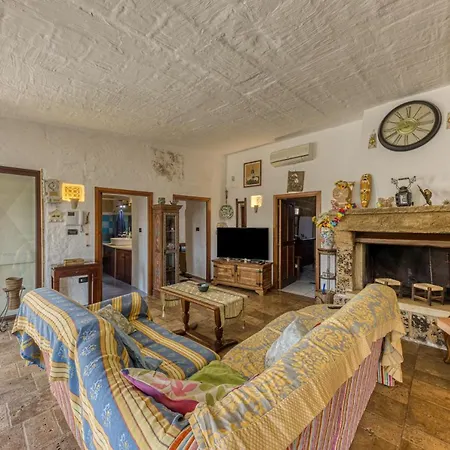 Virginia Villa *