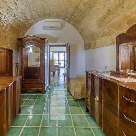 Virginia Villa Salve